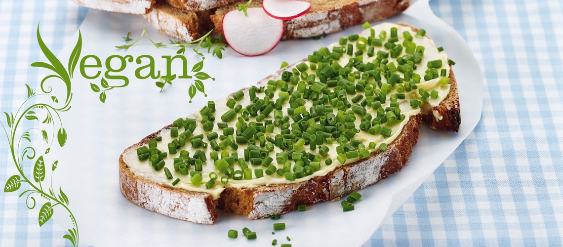 Veganes Frühlingsbrot mit Vegan Logo